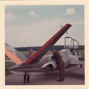 Fouga Magister am Flugplatz Karlsruhe-Forchheim